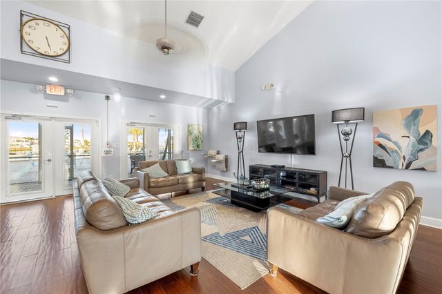 125 POMPANO DRIVE SE, St Petersburg, FL 33705