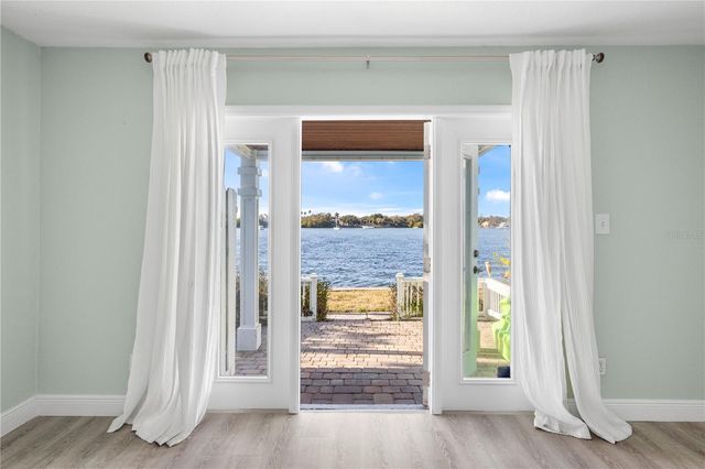 125 POMPANO DRIVE SE, St Petersburg, FL 33705