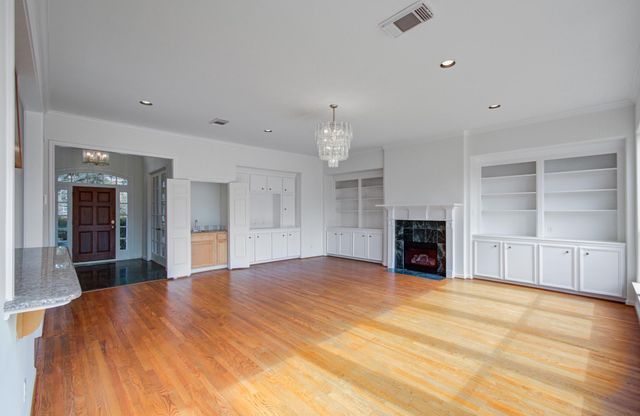 5425 Loch Lomond Drive, Houston, TX 77096