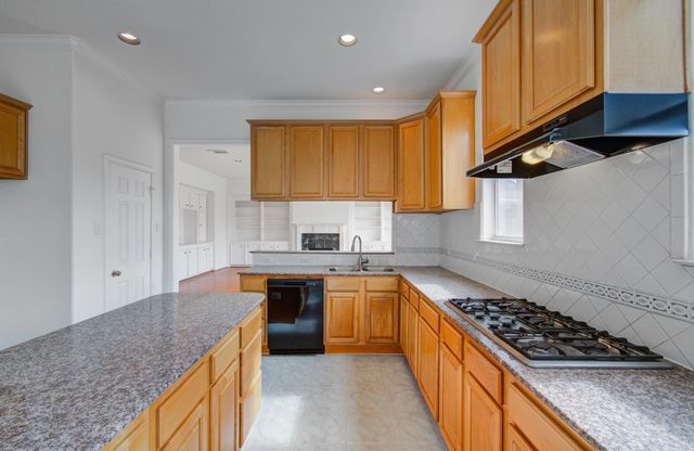 5425 Loch Lomond Drive, Houston, TX 77096