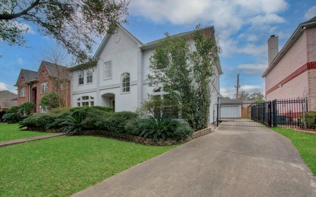 5425 Loch Lomond Drive, Houston, TX 77096