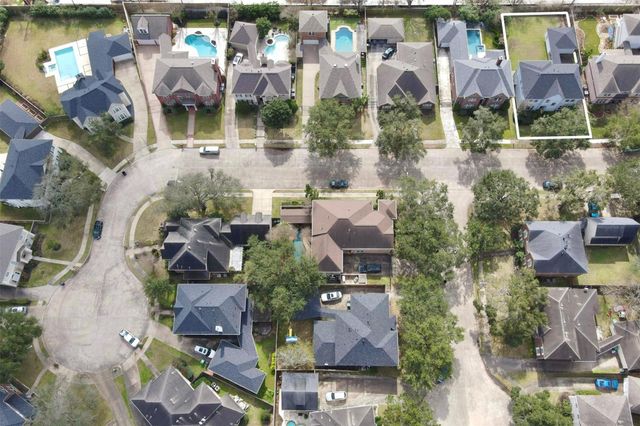 5425 Loch Lomond Drive, Houston, TX 77096