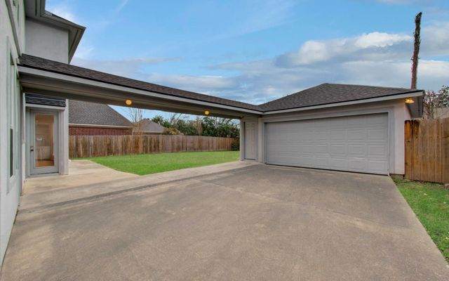 5425 Loch Lomond Drive, Houston, TX 77096