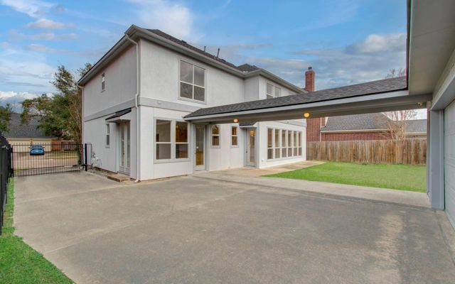 5425 Loch Lomond Drive, Houston, TX 77096