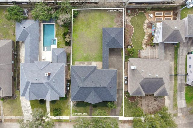 5425 Loch Lomond Drive, Houston, TX 77096