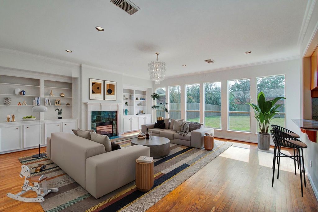 5425 Loch Lomond Drive, Houston, TX 77096