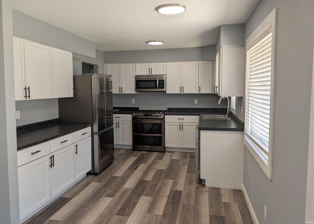 52215 N Wayne Court, Granger, IN 46530