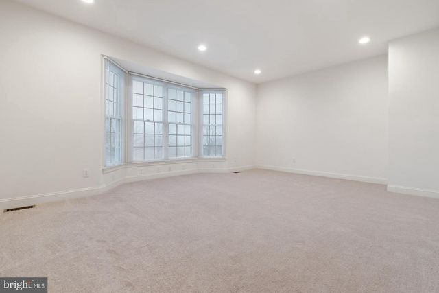 3 MANCHUR CT, Flemington, NJ 08822