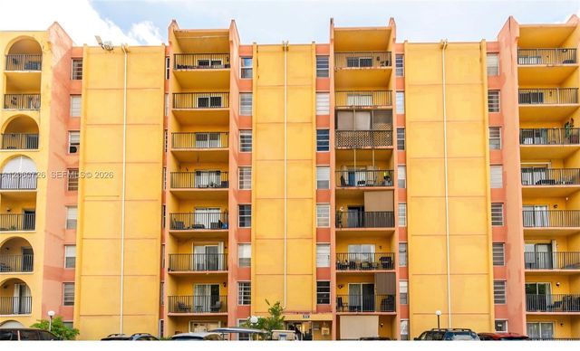4717 NW 7th St 609-10, Miami, FL 33126