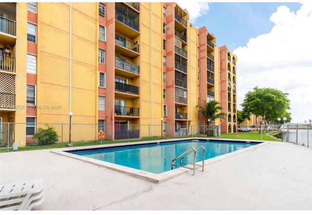 4717 NW 7th St 609-10, Miami, FL 33126