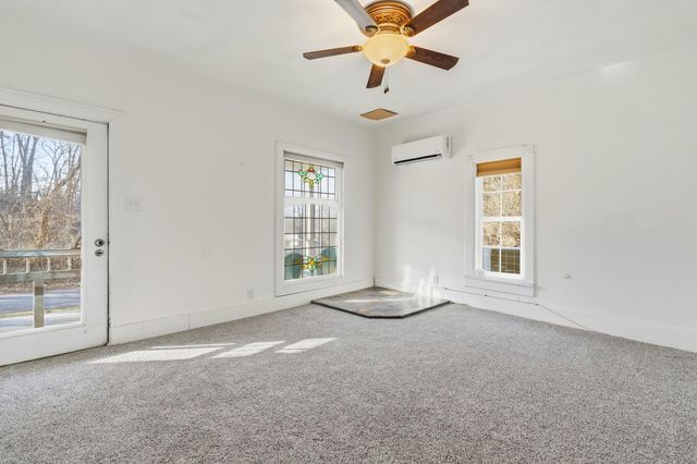 502 Myrtle Street, Crane, MO 65633