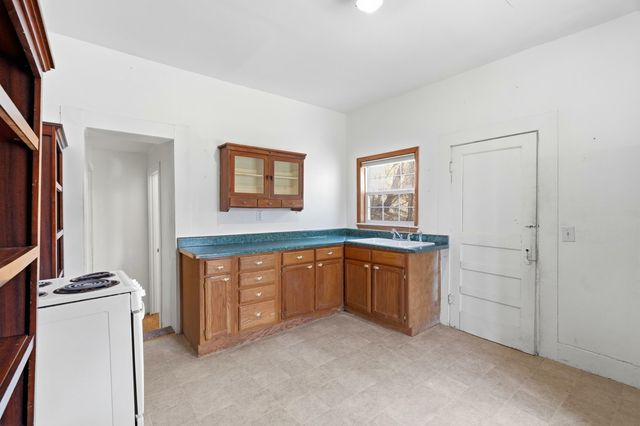 502 Myrtle Street, Crane, MO 65633