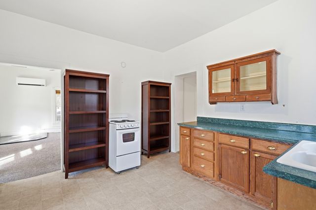 502 Myrtle Street, Crane, MO 65633