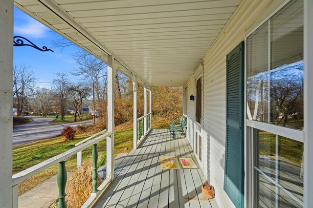 502 Myrtle Street, Crane, MO 65633