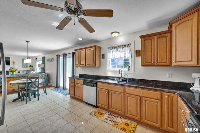 910 N WASHINGTON Drive, Metamora, IL 61548