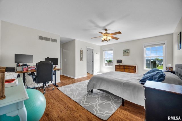 910 N WASHINGTON Drive, Metamora, IL 61548
