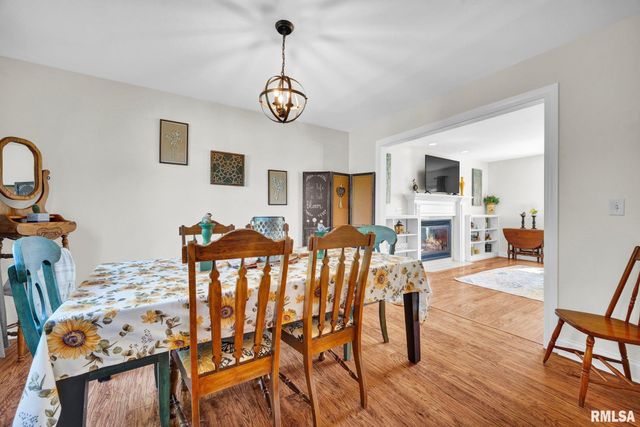 910 N WASHINGTON Drive, Metamora, IL 61548