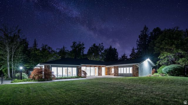 2185 E APPLEWOOD AVE, Holladay, UT 84121