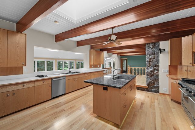 2185 E APPLEWOOD AVE, Holladay, UT 84121