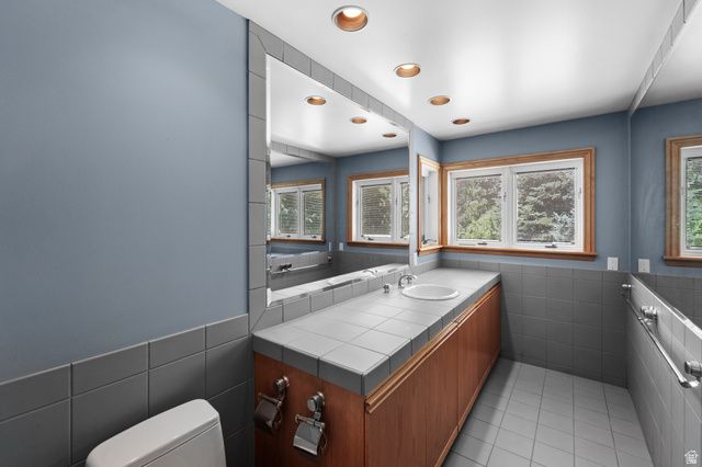2185 E APPLEWOOD AVE, Holladay, UT 84121