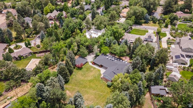 2185 E APPLEWOOD AVE, Holladay, UT 84121