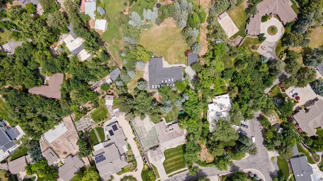 2185 E APPLEWOOD AVE, Holladay, UT 84121