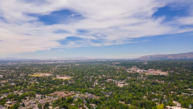 2185 E APPLEWOOD AVE, Holladay, UT 84121