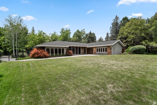2185 E APPLEWOOD AVE, Holladay, UT 84121