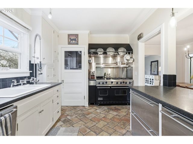 2625 Ne 28TH Ave, Portland, OR 97212