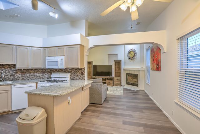 6601 Silkwood Avenue NW, Albuquerque, NM 87121