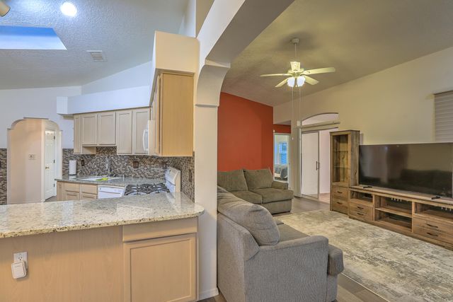 6601 Silkwood Avenue NW, Albuquerque, NM 87121