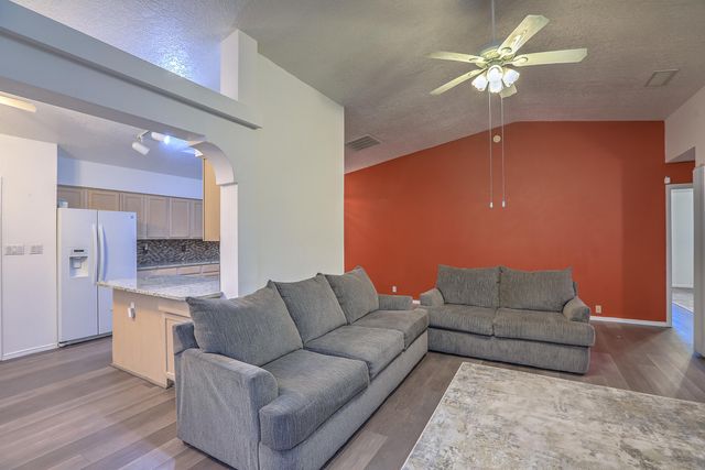 6601 Silkwood Avenue NW, Albuquerque, NM 87121