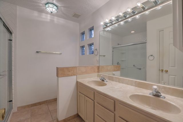 6601 Silkwood Avenue NW, Albuquerque, NM 87121