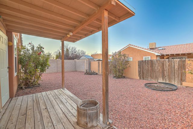 6601 Silkwood Avenue NW, Albuquerque, NM 87121