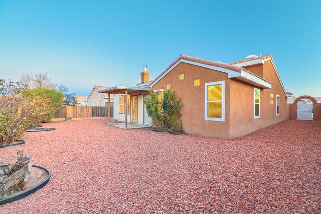 6601 Silkwood Avenue NW, Albuquerque, NM 87121