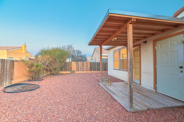 6601 Silkwood Avenue NW, Albuquerque, NM 87121