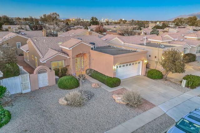 6601 Silkwood Avenue NW, Albuquerque, NM 87121