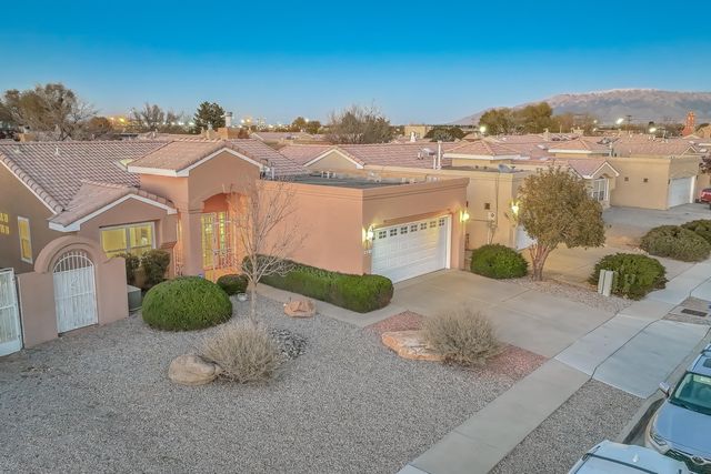 6601 Silkwood Avenue NW, Albuquerque, NM 87121