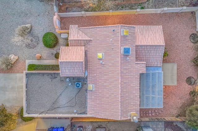 6601 Silkwood Avenue NW, Albuquerque, NM 87121