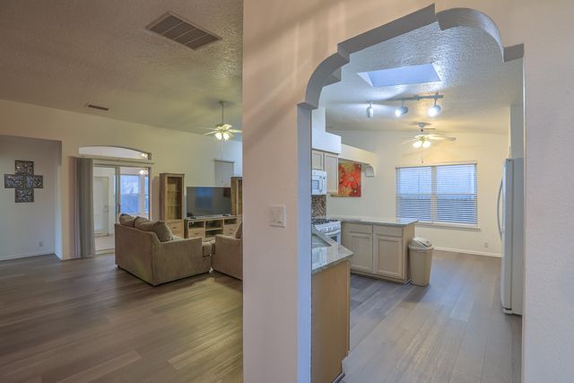 6601 Silkwood Avenue NW, Albuquerque, NM 87121