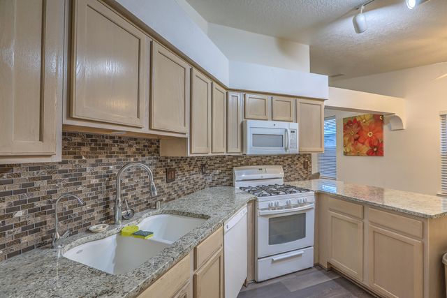 6601 Silkwood Avenue NW, Albuquerque, NM 87121