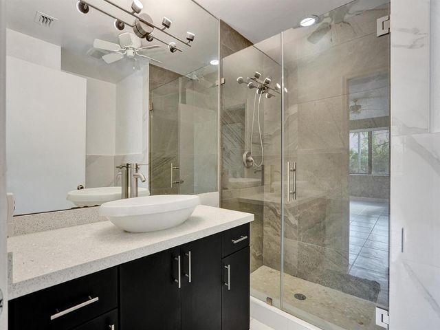 7546 La Paz Boulevard 108, Boca Raton, FL 33433
