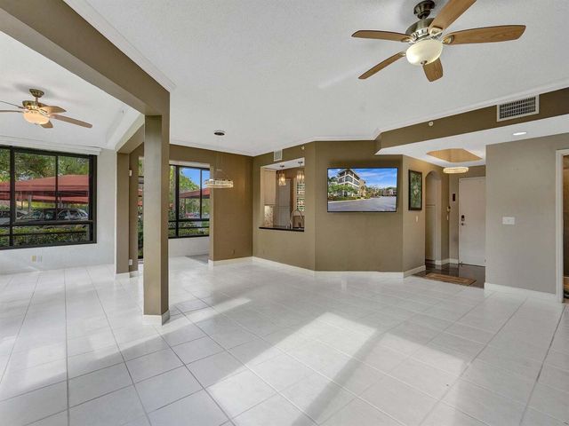 7546 La Paz Boulevard 108, Boca Raton, FL 33433