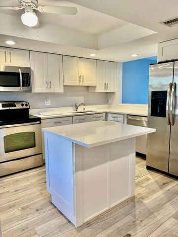 1030 Us Highway 1 Apt 302, North Palm Beach, FL 33408