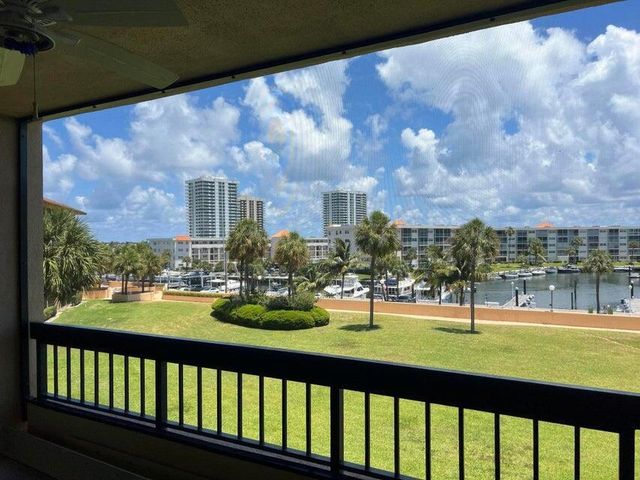 1030 Us Highway 1 Apt 302, North Palm Beach, FL 33408