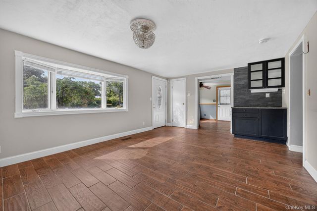 20 Revere Circle, Port Jefferson, NY 11776
