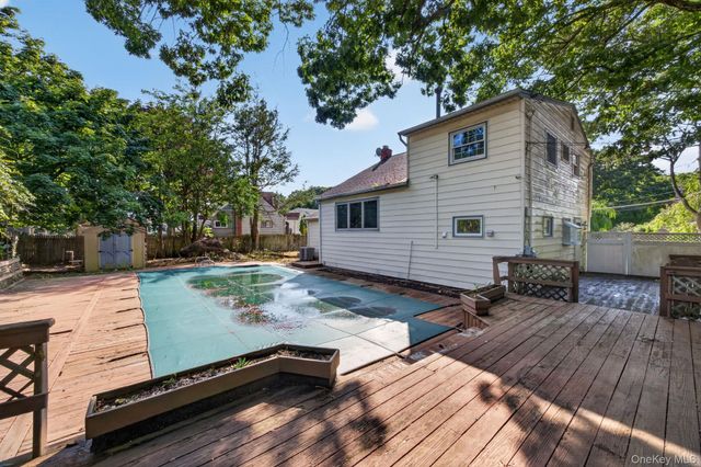 20 Revere Circle, Port Jefferson, NY 11776
