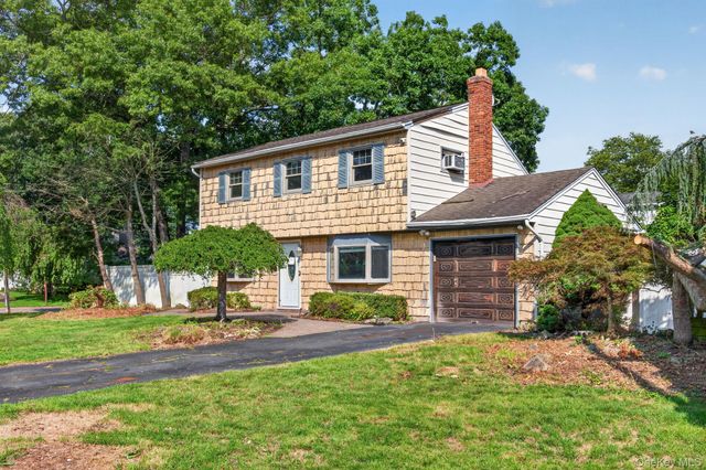 20 Revere Circle, Port Jefferson, NY 11776