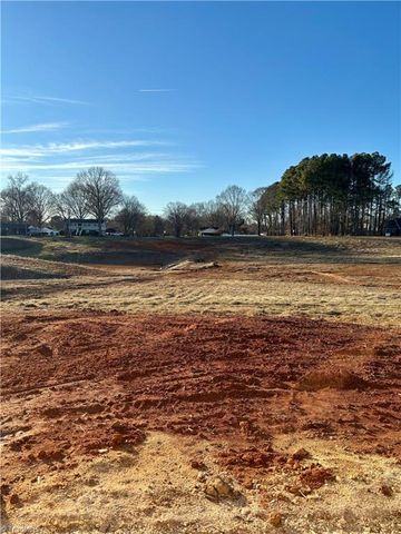 121 Sandpiper Drive, Lexington, NC 27295