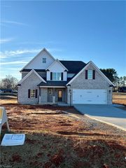 121 Sandpiper Drive, Lexington, NC 27295